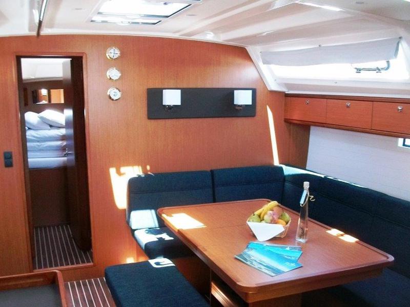 Book yachts online - sailboat - Bavaria 46 CN - MH 43 - rent