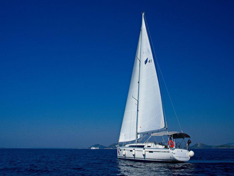Book yachts online - sailboat - Bavaria Cruiser 41 - MH 62 - rent