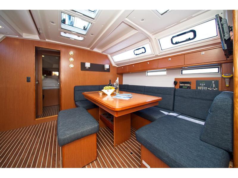 Book yachts online - sailboat - Bavaria 46 CN - MH 50 - rent