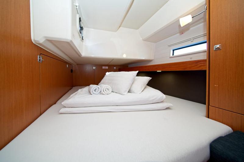Book yachts online - sailboat - Bavaria 46 CN - MH 44 - rent