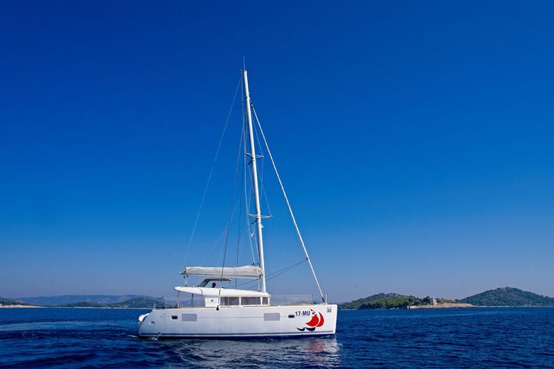 Book yachts online - catamaran - Lagoon 400 - MH 32 - rent