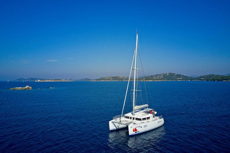Book yachts online - catamaran - Lagoon 400 - MH 32 - rent