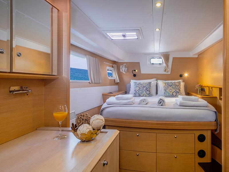 Book yachts online - catamaran - Lagoon 500 - Zee - Refit 2020  - rent