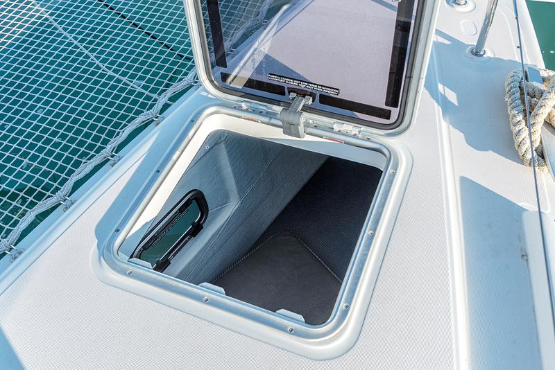 Book yachts online - catamaran - Lagoon 42 - Beatrix - rent