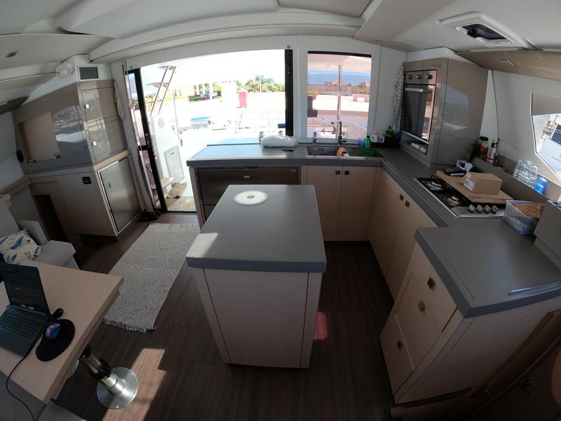 Book yachts online - catamaran - Fountaine Pajot Saona 47 - Saona (Ac in all cabins+Wm+Gen+Bbq) - rent