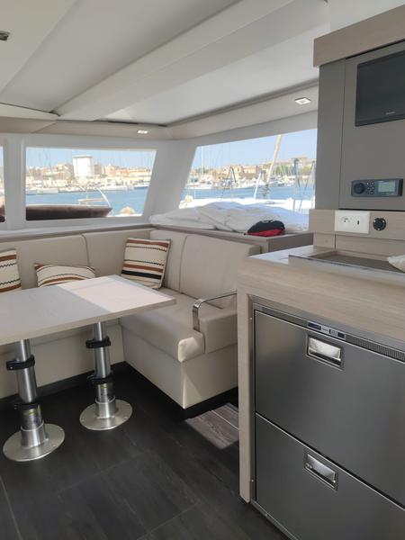 Book yachts online - catamaran - Fountaine Pajot Isla 40 - Isla (Wm+Solar Pan) - rent