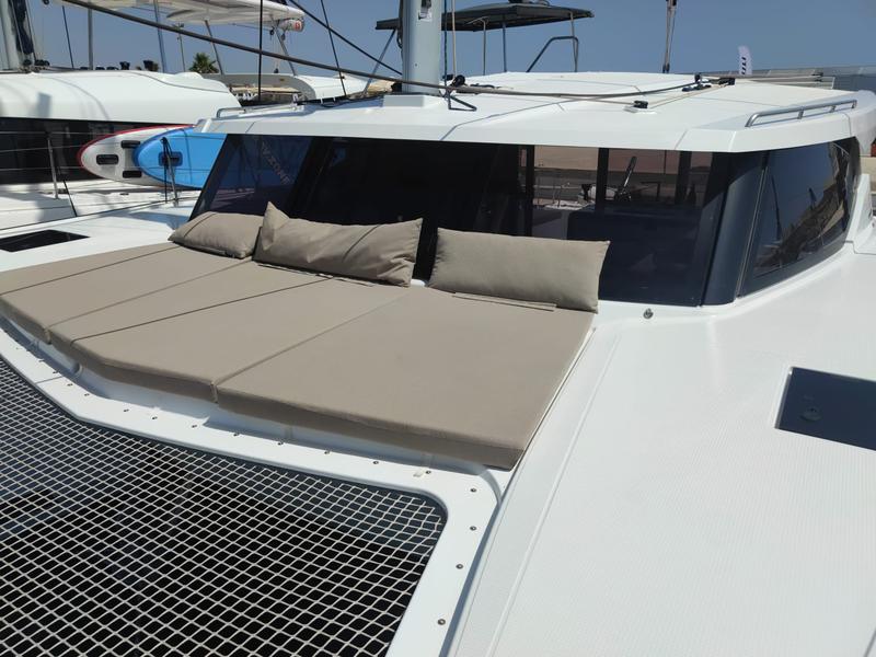 Book yachts online - catamaran - Fountaine Pajot Isla 40 - Isla (Wm+Solar Pan) - rent