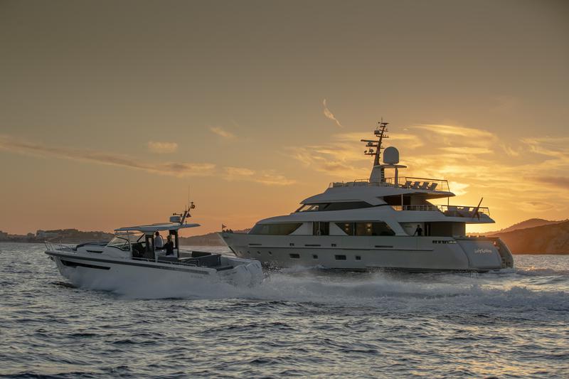 Book yachts online - motorboat - Nimbus Tender T11 - RUDDY - rent