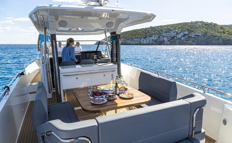 Book yachts online - motorboat - Nimbus Tender T11 - RUDDY - rent