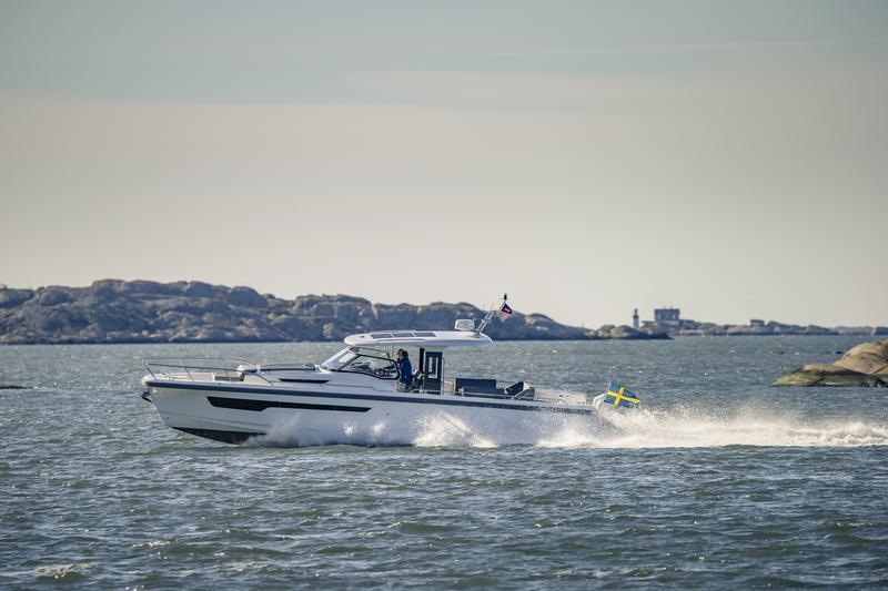 Book yachts online - motorboat - Nimbus Tender T11 - RUDDY - rent