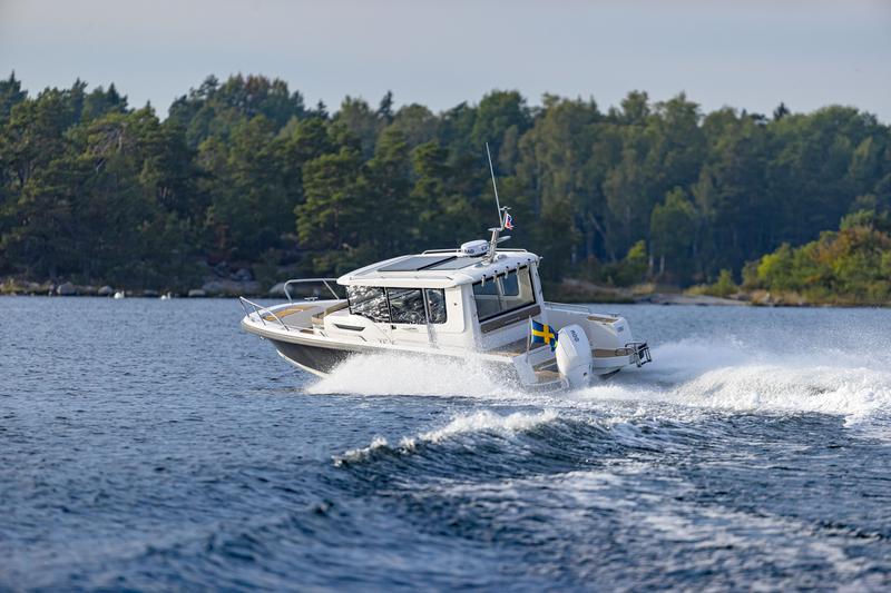 Book yachts online - motorboat - Nimbus Commuter 9 - STICH - rent