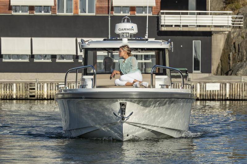 Book yachts online - motorboat - Nimbus Commuter 9 - STICH - rent