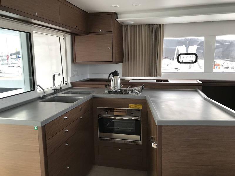 Book yachts online - catamaran - Lagoon 450S - Remire - rent