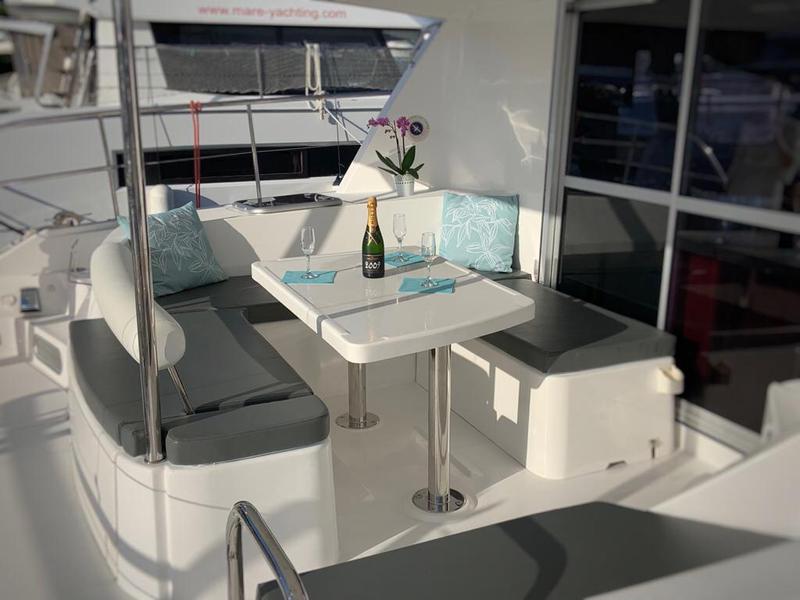Book yachts online - powercatamaran - Leopard 39 PC - Alana - rent