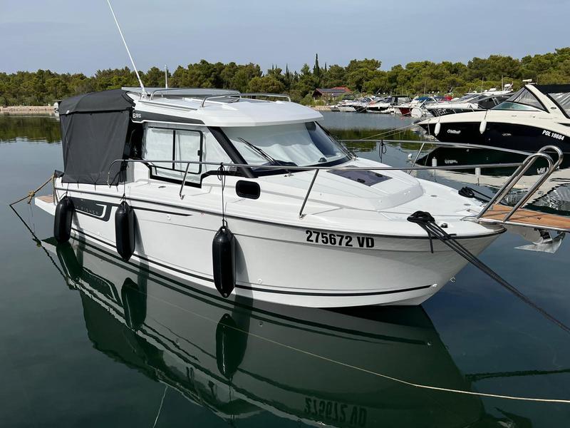 Book yachts online - motorboat - Merry Fisher 695 series 2 - NEMO II - rent