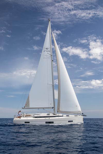 Book yachts online - sailboat - Bavaria C45 Style - SANTA CRUZ - rent