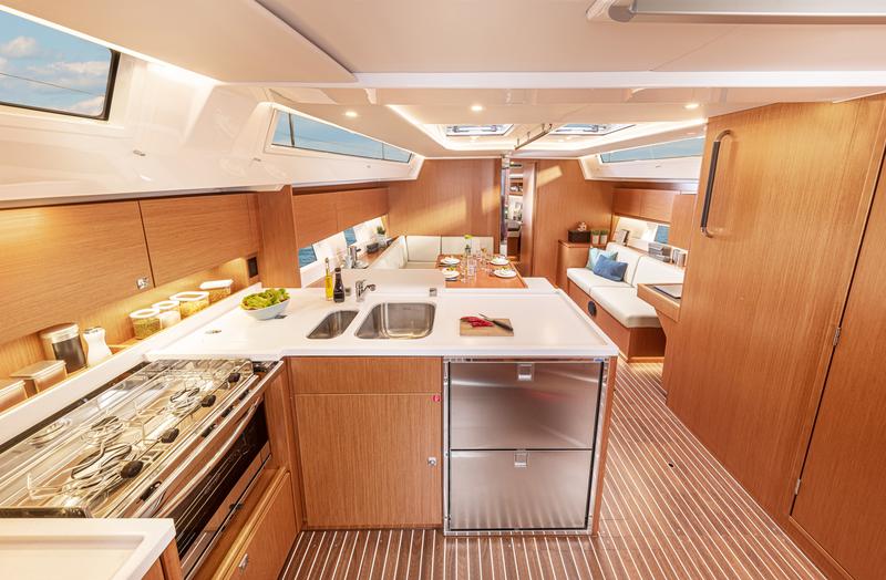 Book yachts online - sailboat - Bavaria C45 Style - SANTA CRUZ - rent