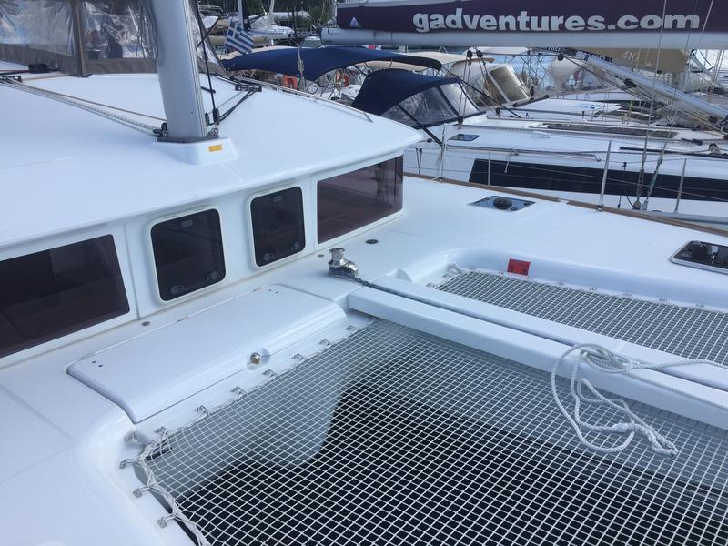 Book yachts online - catamaran - Lagoon 400 S2 - IRIS (1 SUP free of charge) - rent