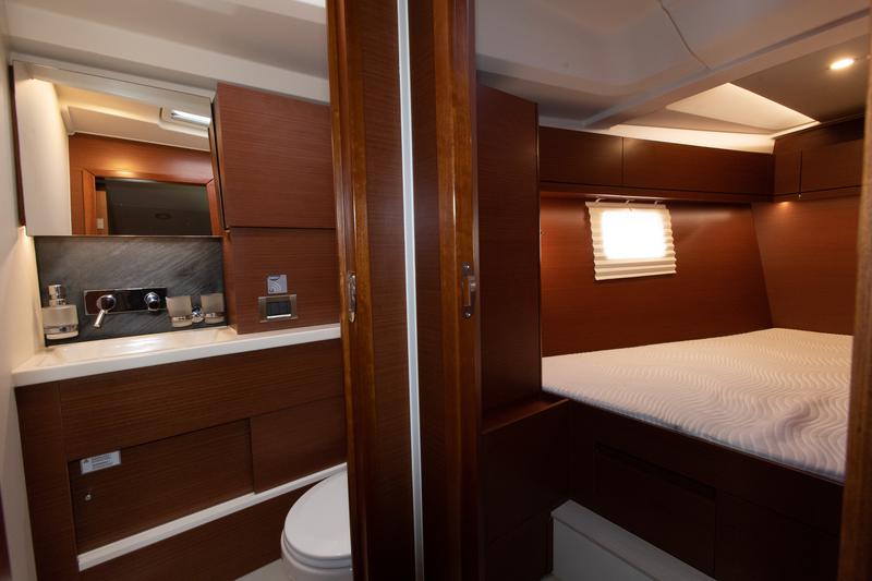 Book yachts online - sailboat - Hanse 508 - MEDUSA II (generator, air condition, electric barbeque, 1 SUP free of charge) - rent