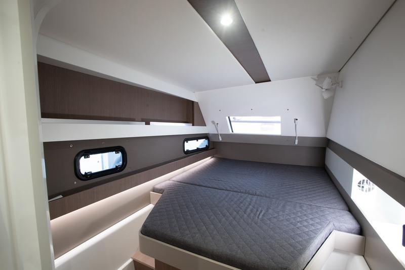 Book yachts online - catamaran - Bali 4.1 - MEDUSA I (generator, air condition, 1 SUP free of charge) - rent