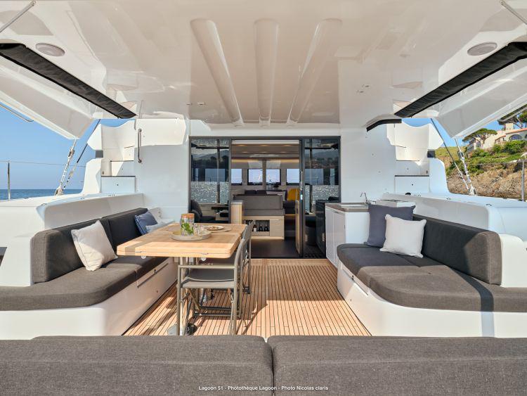 Book yachts online - catamaran - Lagoon 51 - JEWEL (Charter rate includes VAT, Skipper Fee, Generator, Air-condition, Watermaker, Icemaker, Dishwasher, 2 SUP, Tubes, Kids Water-ski, Sea scooter, Electric BBQ) *Skippered only* - rent