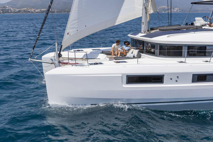 Book yachts online - catamaran - Lagoon 51 - JEWEL (Charter rate includes VAT, Skipper Fee, Generator, Air-condition, Watermaker, Icemaker, Dishwasher, 2 SUP, Tubes, Kids Water-ski, Sea scooter, Electric BBQ) *Skippered only* - rent