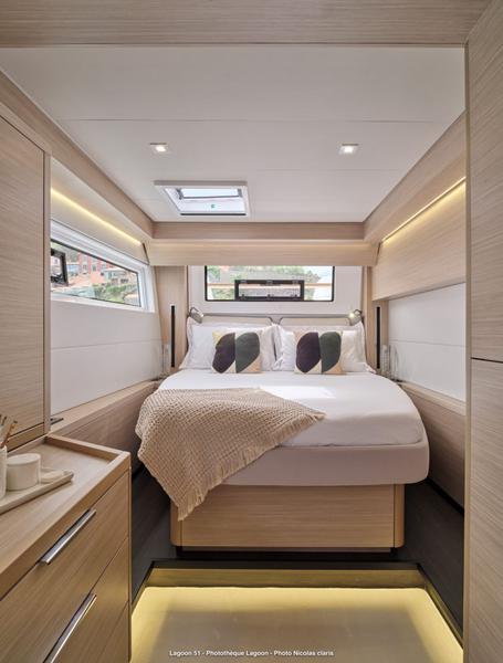 Book yachts online - catamaran - Lagoon 51 - JEWEL (Charter rate includes VAT, Skipper Fee, Generator, Air-condition, Watermaker, Icemaker, Dishwasher, 2 SUP, Tubes, Kids Water-ski, Sea scooter, Electric BBQ) *Skippered only* - rent