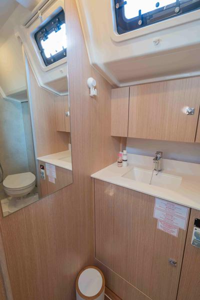 Book yachts online - sailboat - Bavaria 42 Cruiser - Joy - rent