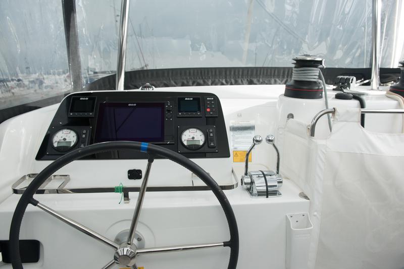 Book yachts online - catamaran - Lagoon 42 - Euphoria - rent