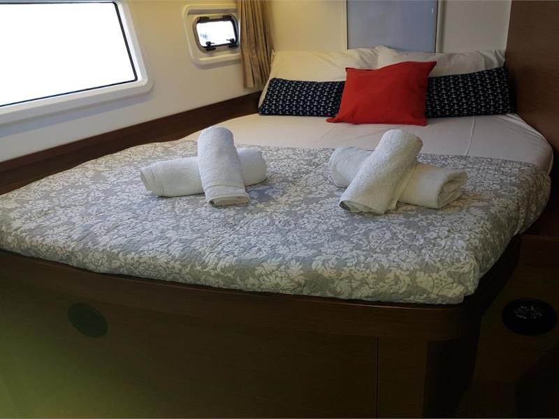 Book yachts online - catamaran - Lagoon 42 - Dream of life - rent