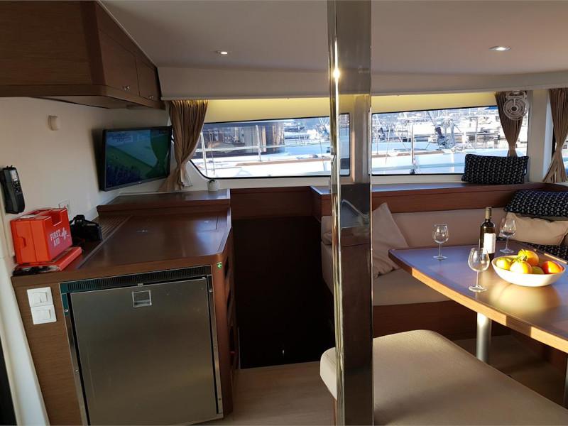 Book yachts online - catamaran - Lagoon 42 - Dream of life - rent
