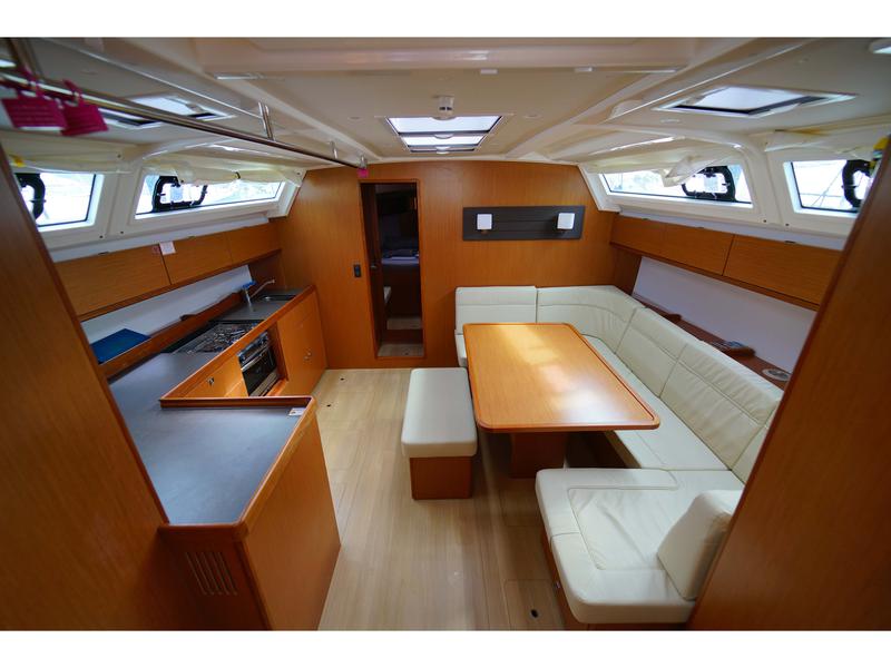 Book yachts online - sailboat - Bavaria Cruiser 46 - SAIL LA VIE  - rent