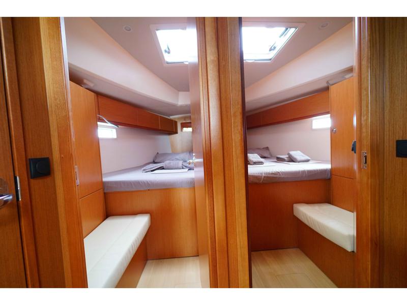 Book yachts online - sailboat - Bavaria Cruiser 46 - SAIL LA VIE  - rent