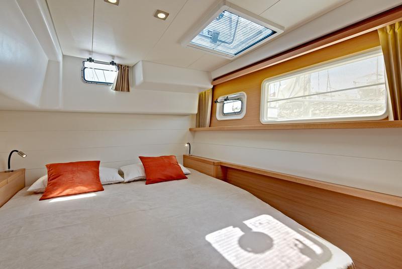 Book yachts online - catamaran - Lagoon 450 Sport - Elenya - rent