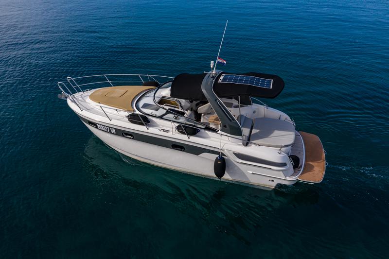 Book yachts online - motorboat - Bavaria 29 Sport - Rina - rent