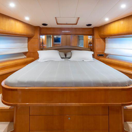 Book yachts online - motorboat - Uniesse 55 - C&amp;A - rent