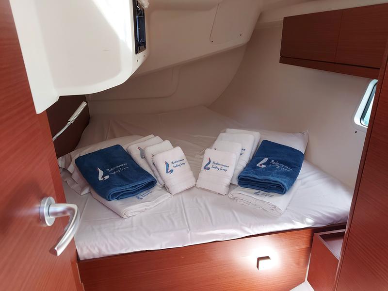 Book yachts online - sailboat - Hanse 418 - Polynoe - rent