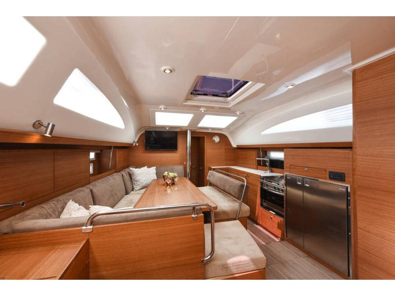 Book yachts online - sailboat - Elan Impression 45.1 - SALI - rent