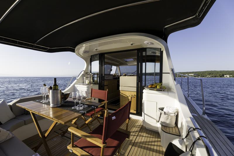 Book yachts online - motorboat - Adriana 36 - Gaja - rent