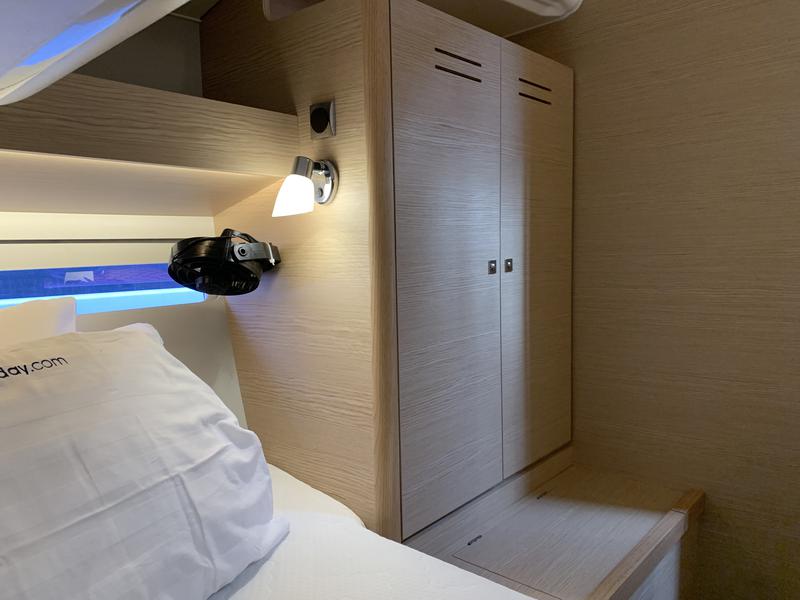 Book yachts online - sailboat - Dufour 430 - GOSAILING - rent