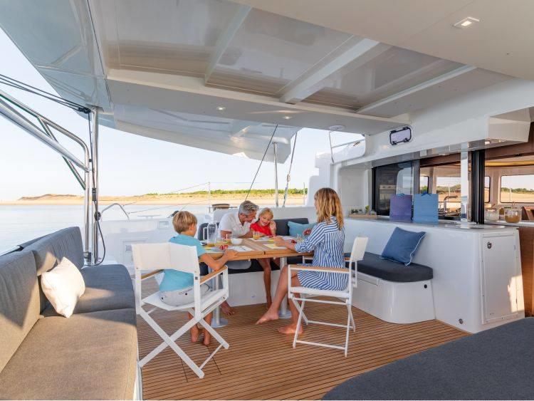 Book yachts online - catamaran - Lagoon 46 - Lino - rent