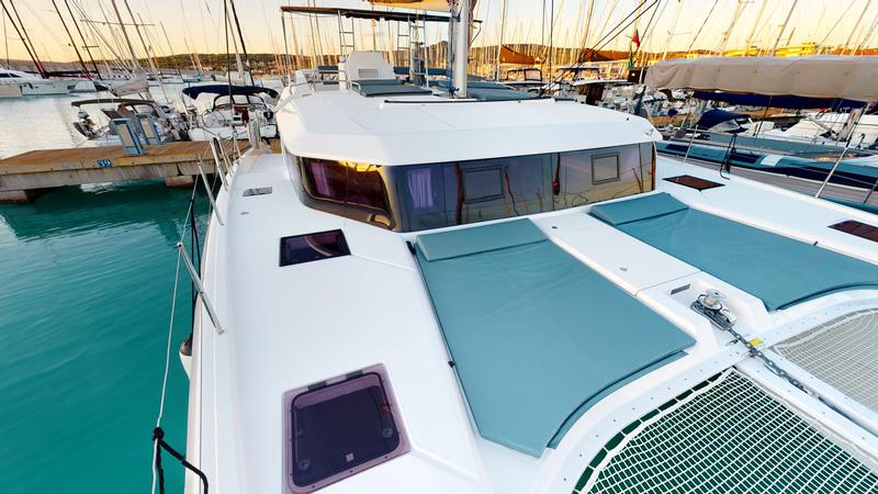 Book yachts online - catamaran - Dufour Catamaran 48 5c+5h - Lublu - rent