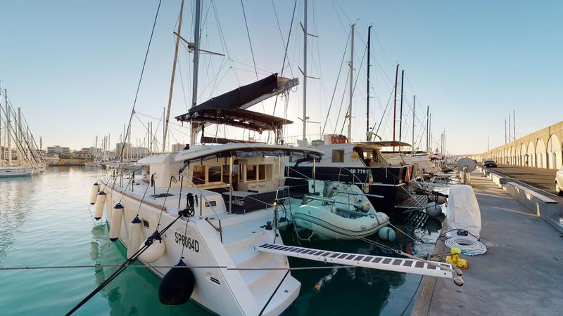 Book yachts online - catamaran - Lagoon 450  Fly - ARP - rent