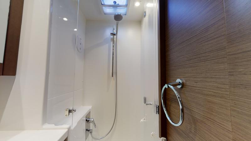 Book yachts online - catamaran - Lagoon 450  Fly - ARP - rent
