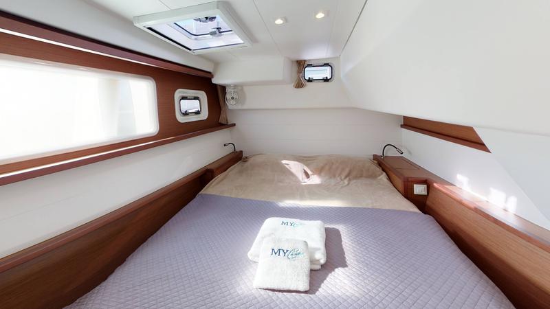 Book yachts online - catamaran - Lagoon 450  Fly - ARP - rent