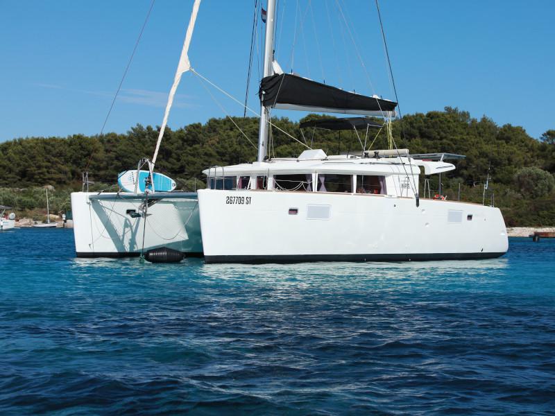 Book yachts online - catamaran - Lagoon 450  Flybridge - Marla - rent