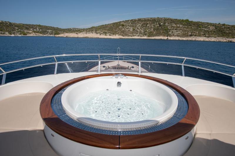 Book yachts online - motorboat - Motoryacht - Sea Breeze II - rent