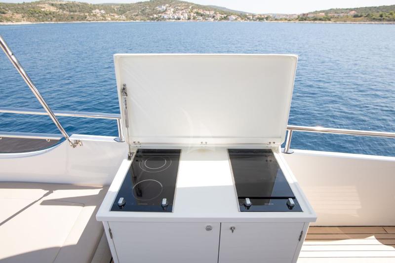 Book yachts online - motorboat - Motoryacht - Sea Breeze II - rent