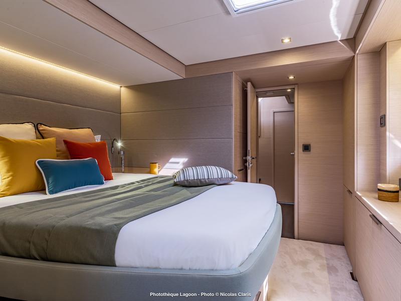 Book yachts online - catamaran - Lagoon 55 - ARCA II - rent