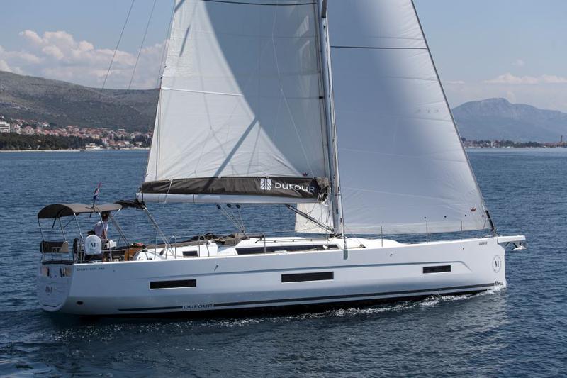 Book yachts online - sailboat - Dufour 530 - ANNA III - rent